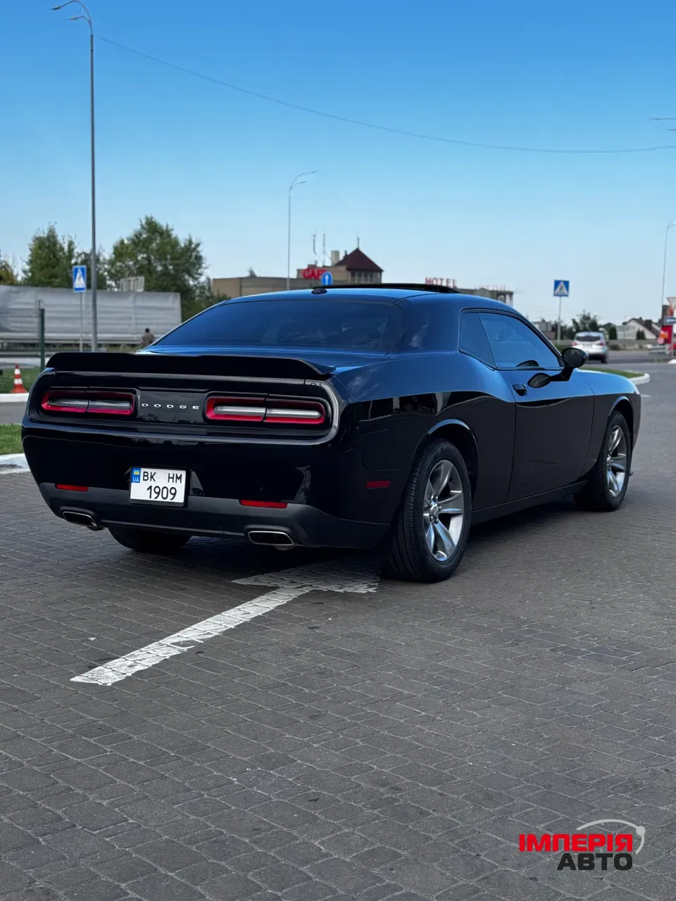 Dodge Challenger - фото 8