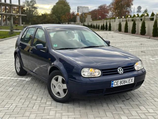 Volkswagen Golf - фото 1