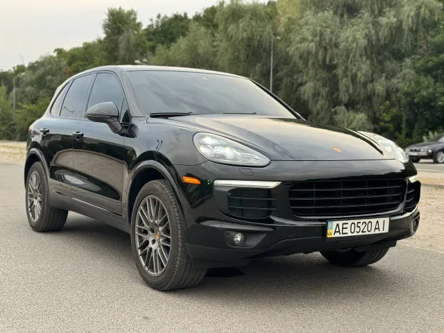 Porsche Cayenne - фото 1