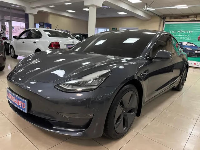 Tesla Model 3 - фото 3