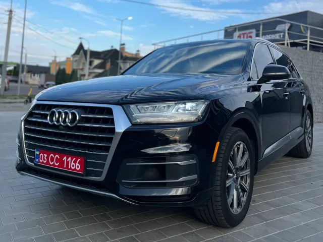 Audi Q7 - фото 1