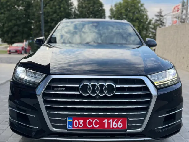 Audi Q7 - фото 5