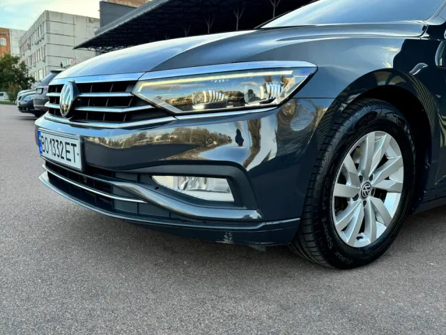 Volkswagen Passat - фото 4
