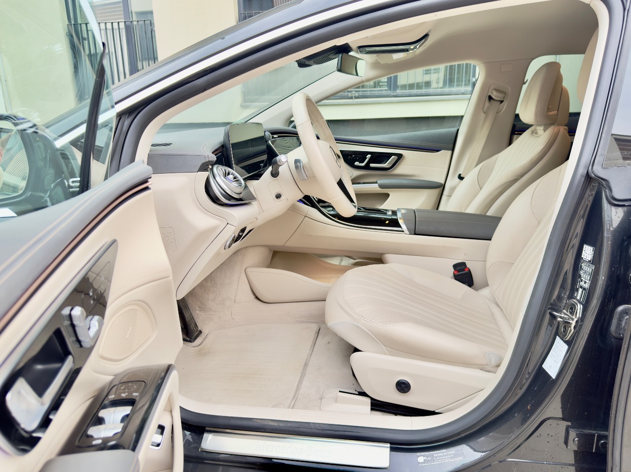 Mercedes-Benz EQS - фото 24