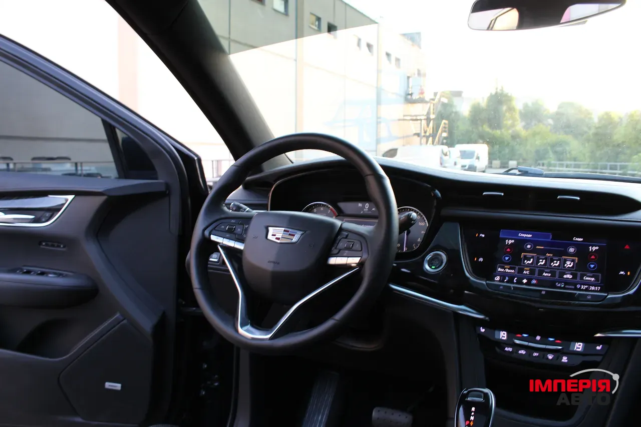 Cadillac XT6 - фото 8