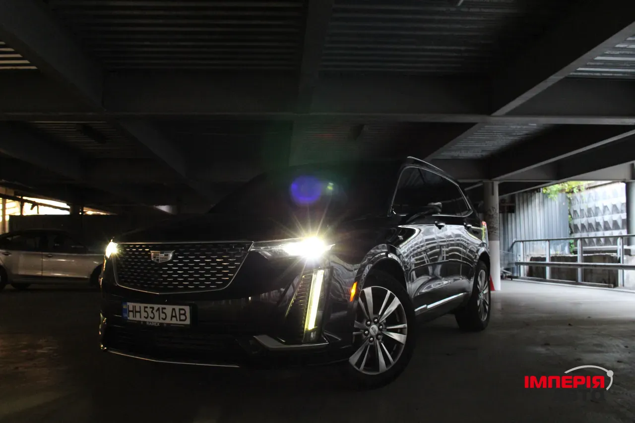 Cadillac XT6 - фото 1
