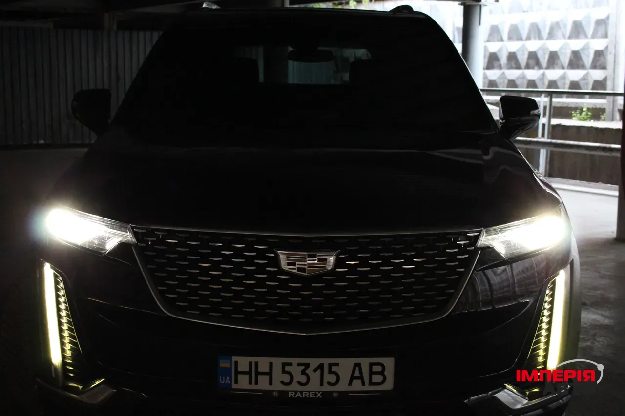 Cadillac XT6 - фото 2