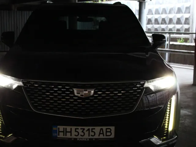 Cadillac XT6 - фото 2