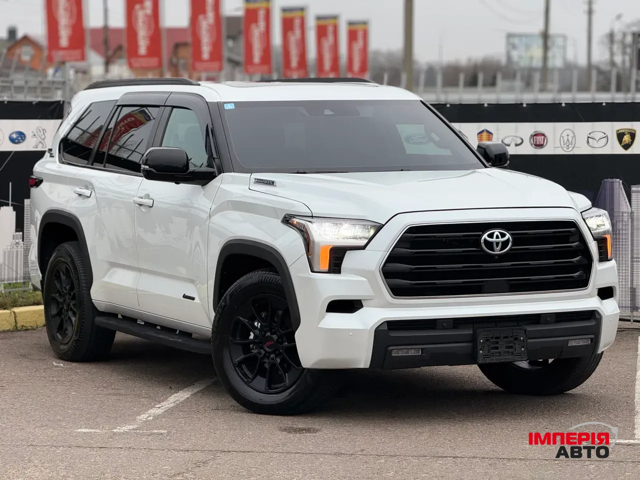 Toyota Sequoia - фото 3