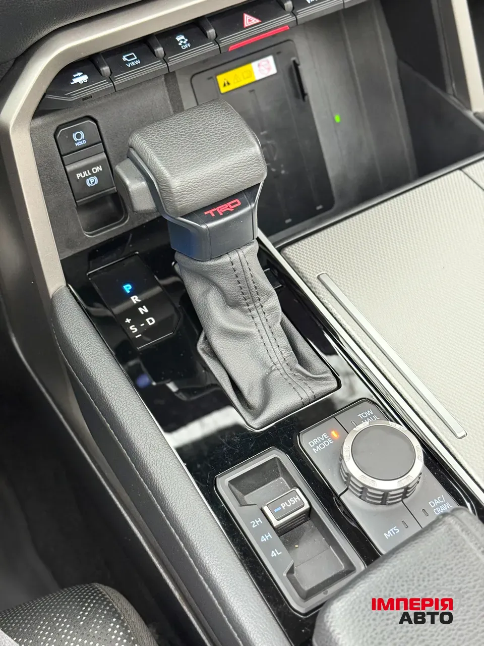 Toyota Sequoia - фото 15