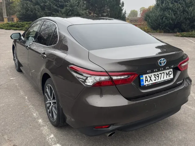 Toyota Camry - фото 5