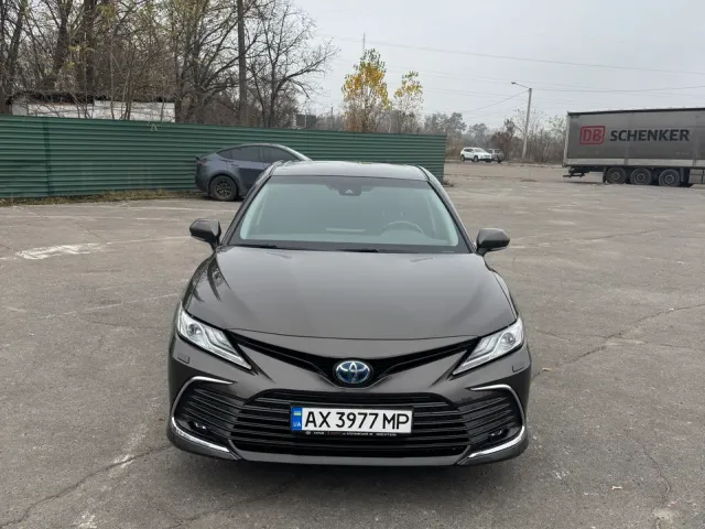 Toyota Camry - фото 2