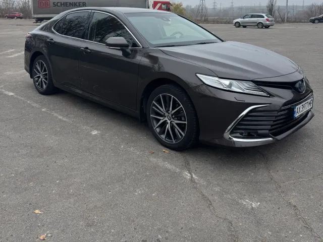 Toyota Camry - фото 3