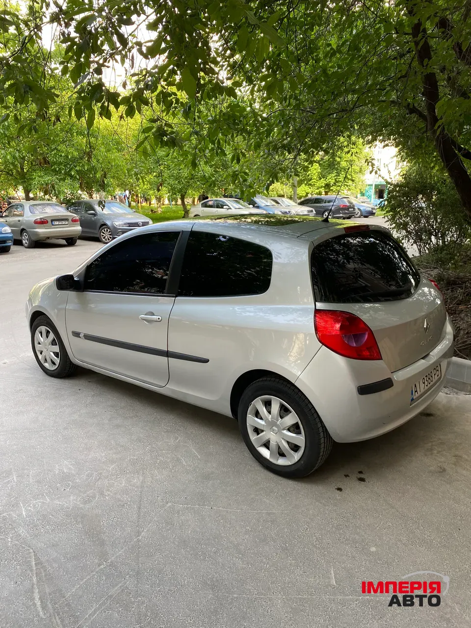 Renault Clio - фото 8