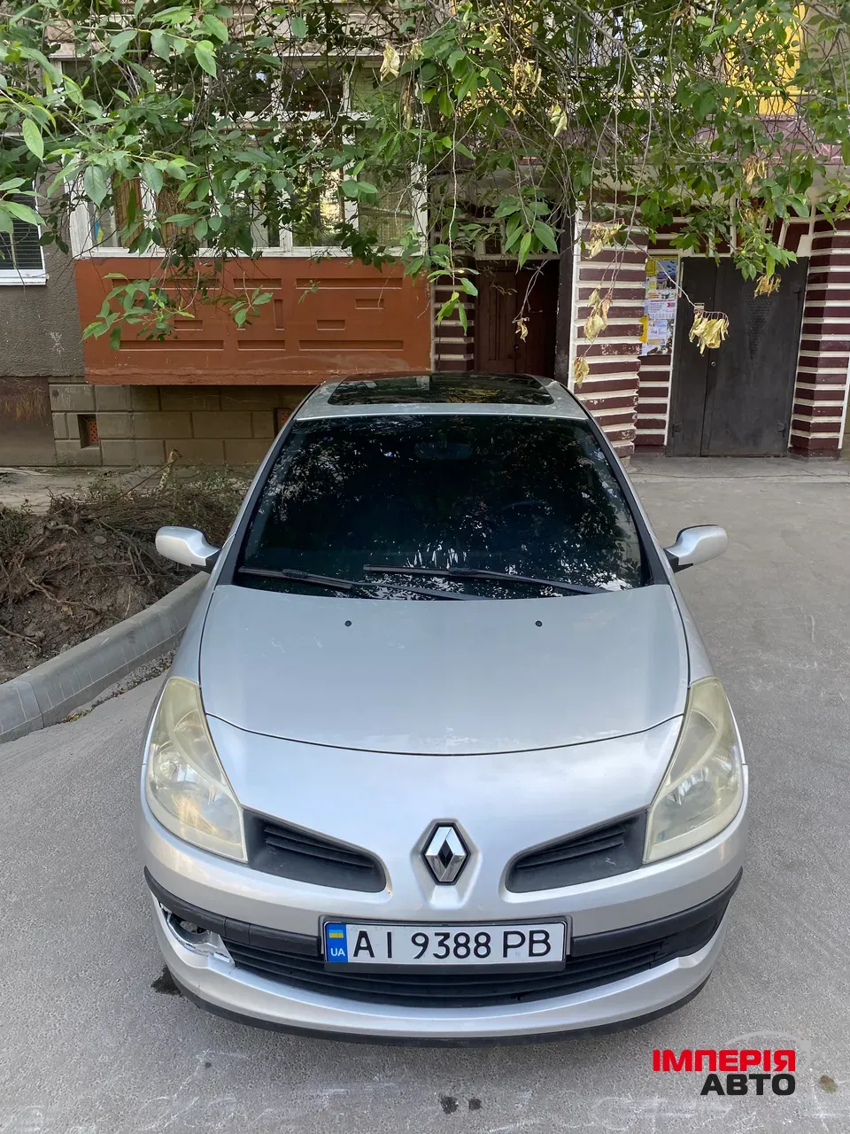 Renault Clio - фото 1