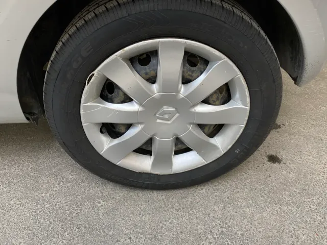 Renault Clio - фото 4