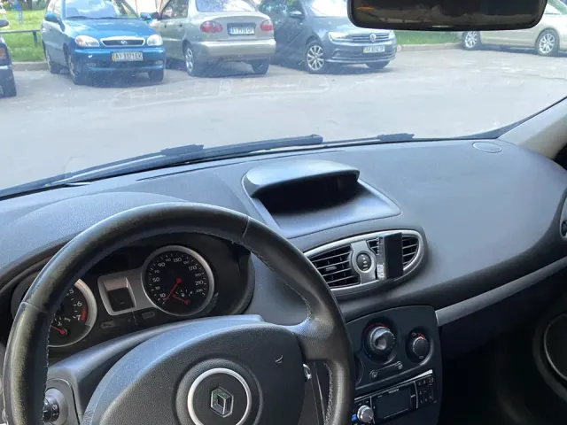 Renault Clio - фото 3