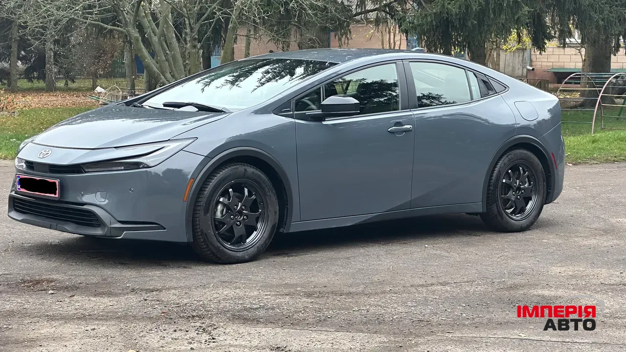 Toyota Prius - фото 1