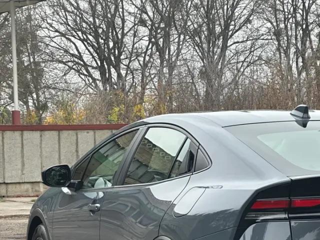 Toyota Prius - фото 5