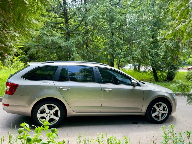Skoda Octavia - фото 4