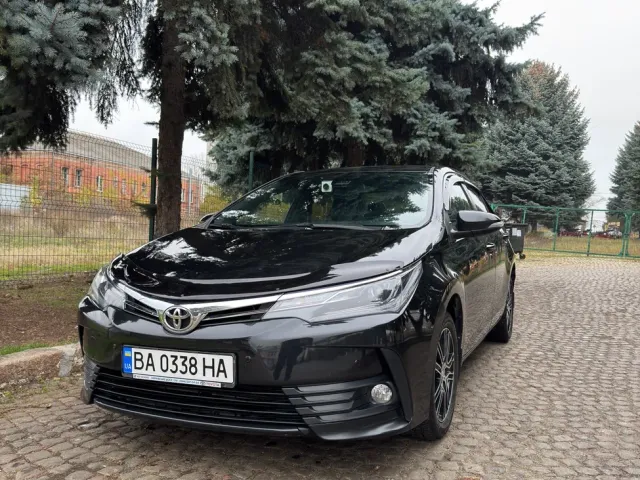 Toyota Corolla - фото 1