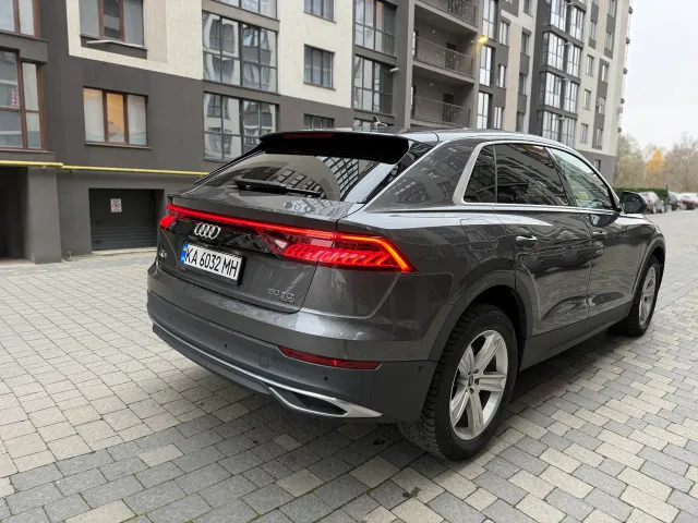 Audi Q8 - фото 5