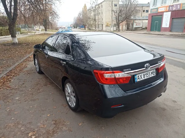 Toyota Camry - фото 4