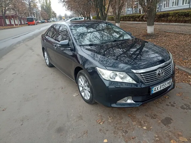 Toyota Camry - фото 2