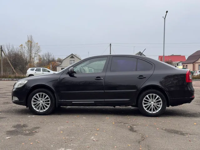 Skoda Octavia - фото 3