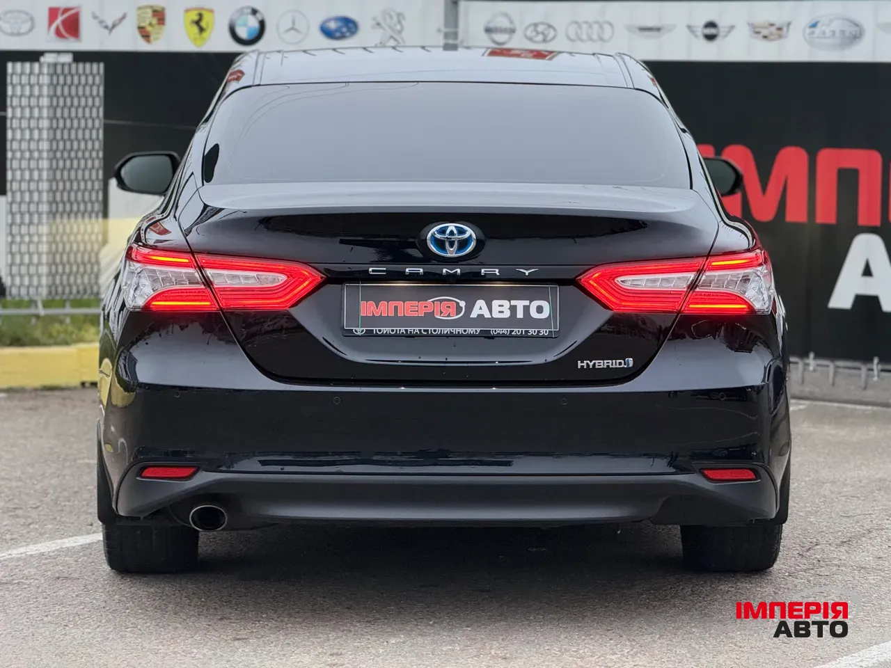 Toyota Camry - фото 5