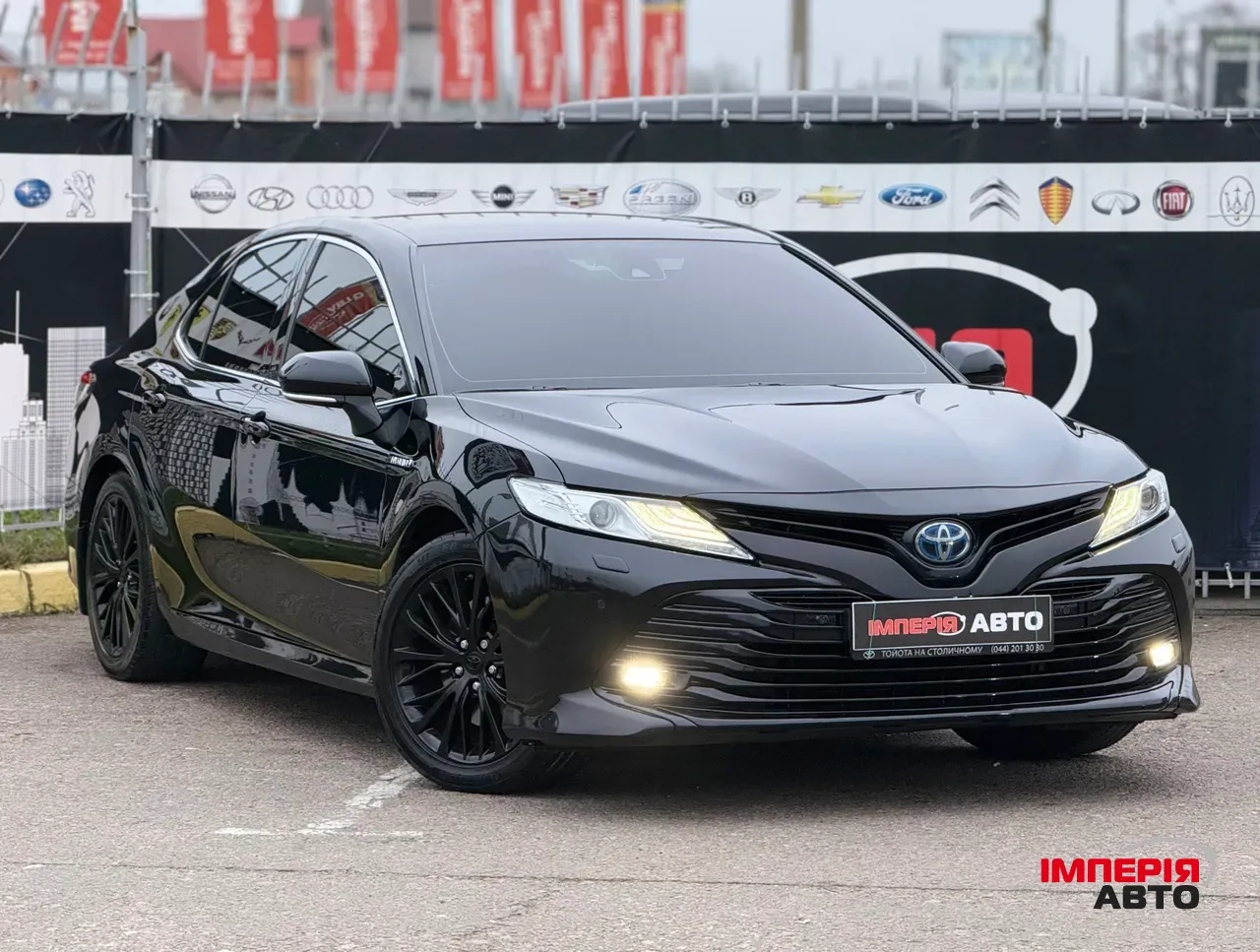 Toyota Camry - фото 3