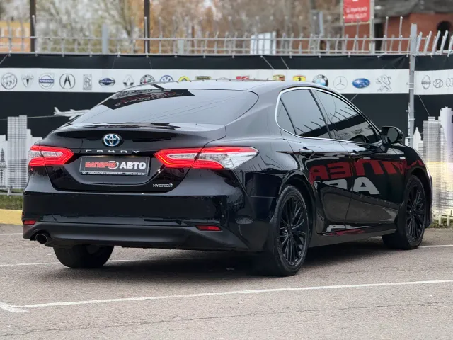 Toyota Camry - фото 4