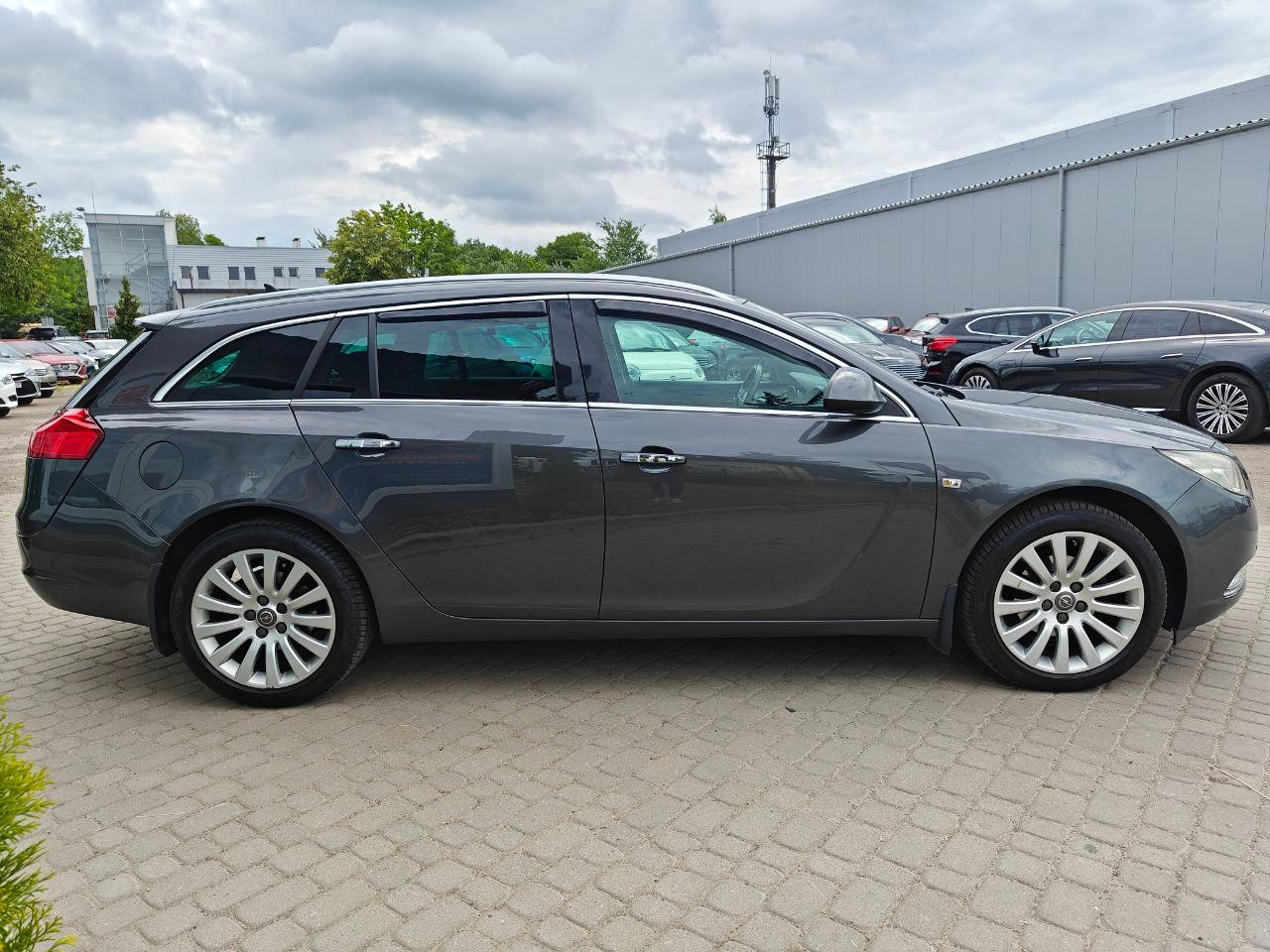 Opel Insignia - фото 1