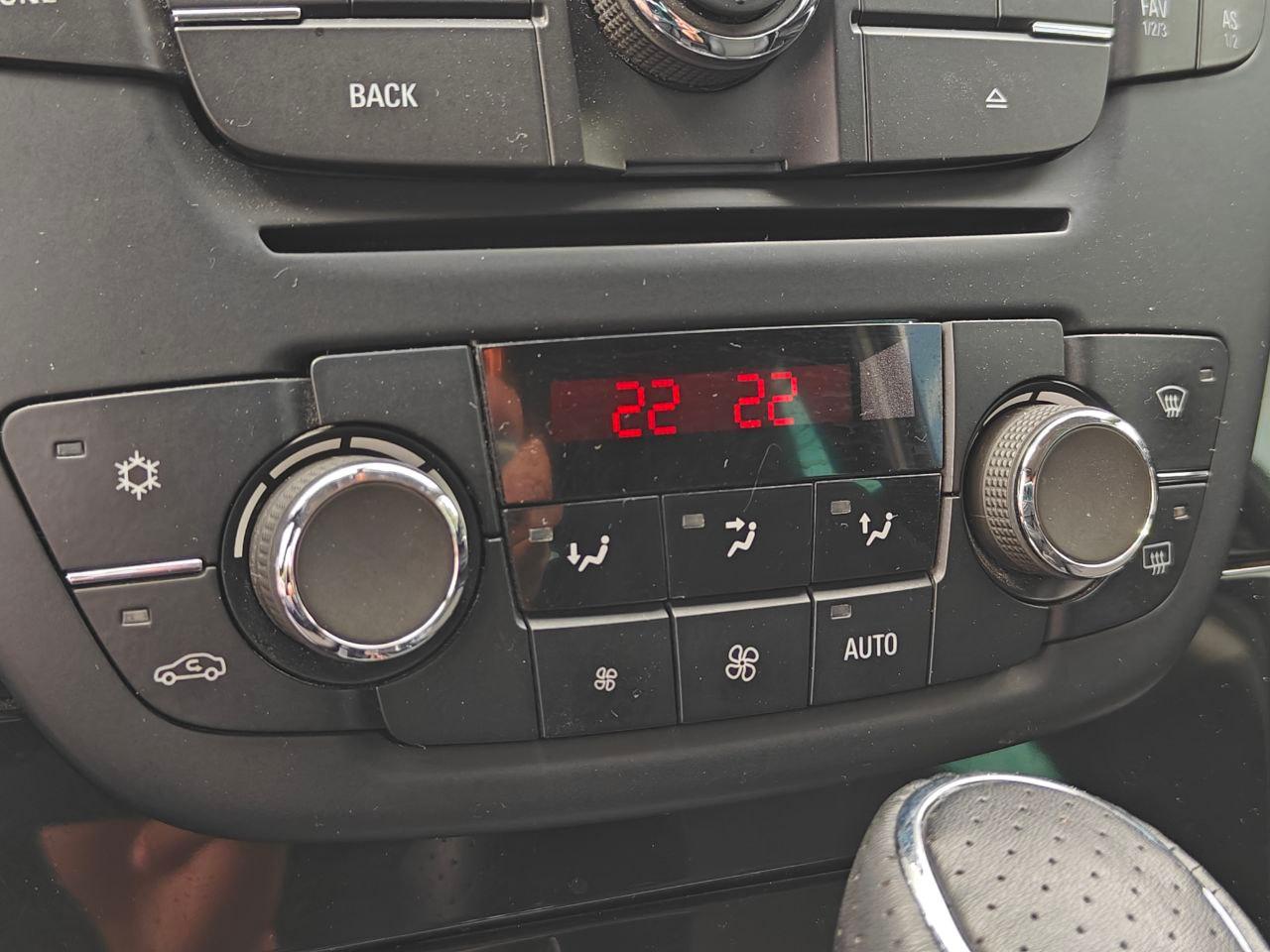 Opel Insignia - фото 17