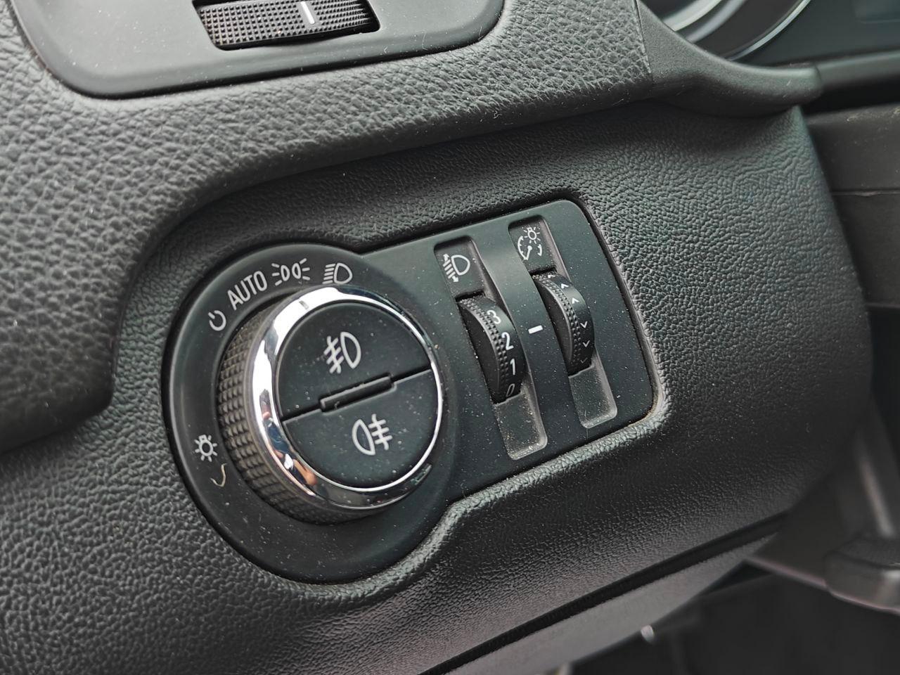 Opel Insignia - фото 30