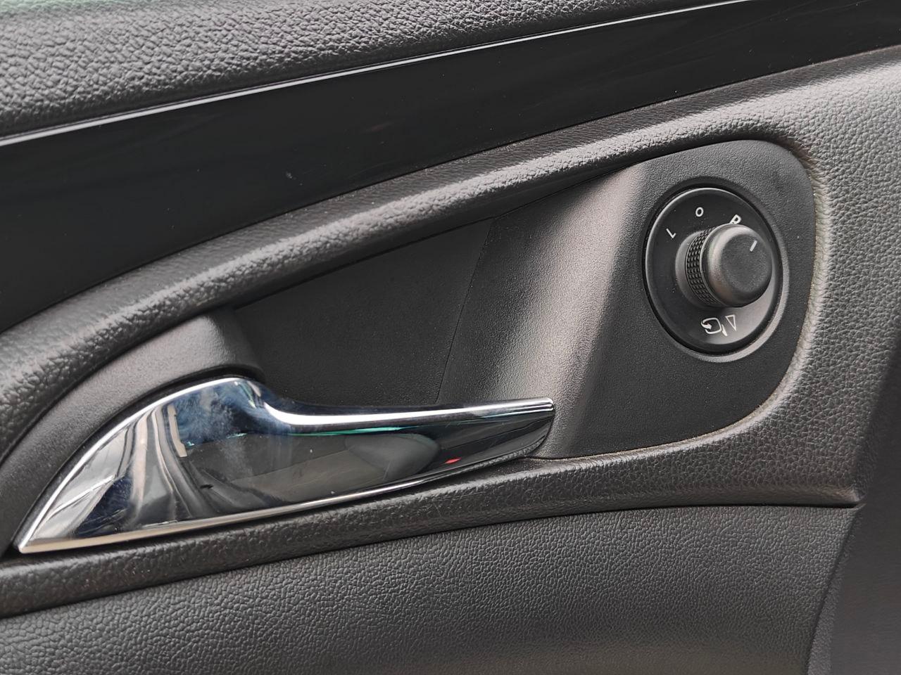 Opel Insignia - фото 14