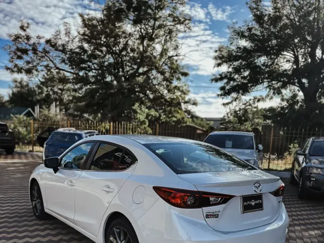 Mazda 3 - фото 3