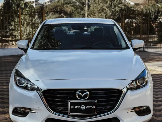 Mazda 3 - фото 4