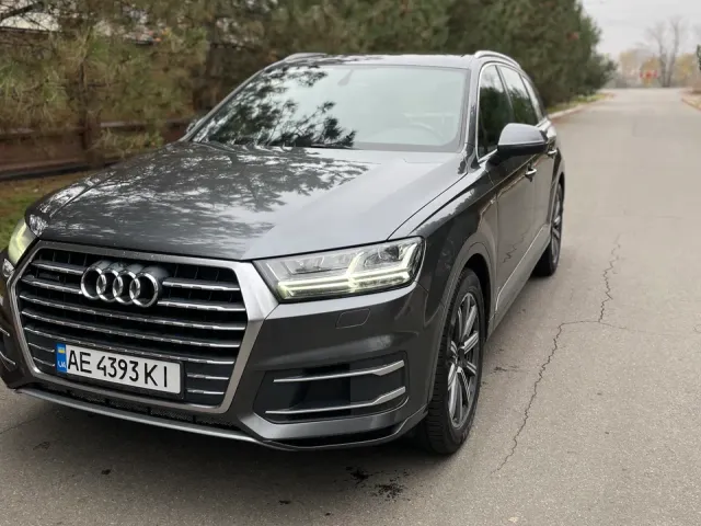 Audi Q7 - фото 2