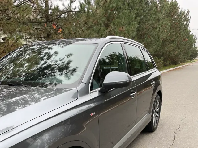 Audi Q7 - фото 3