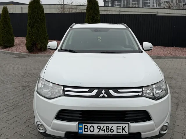 Mitsubishi Outlander - фото 3
