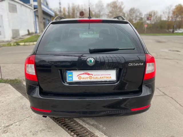 Skoda Octavia - фото 3