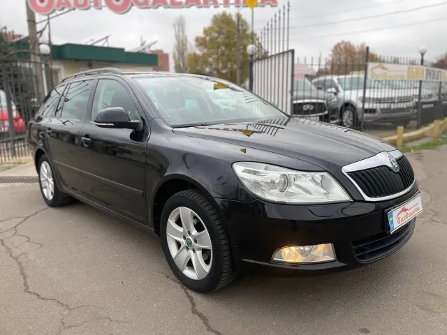 Skoda Octavia - фото 4