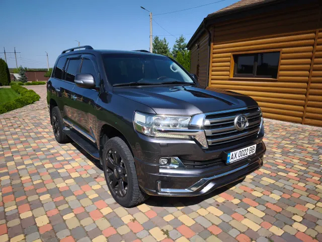 Toyota Land Cruiser - фото 1