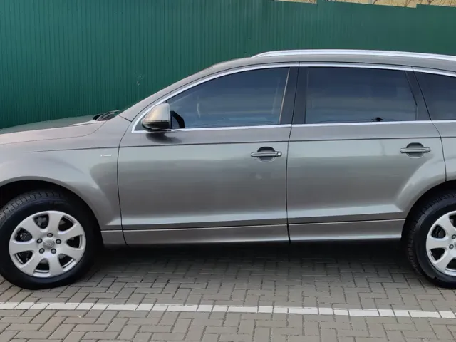 Audi Q7 - фото 5