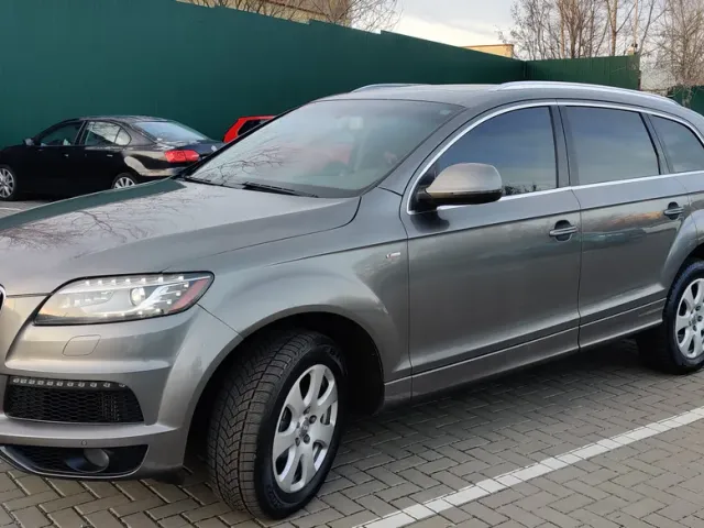 Audi Q7 - фото 3