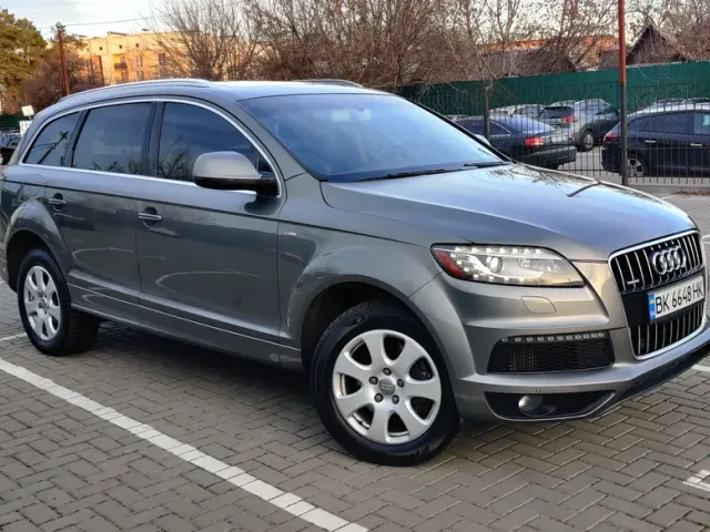Audi Q7 - фото 1