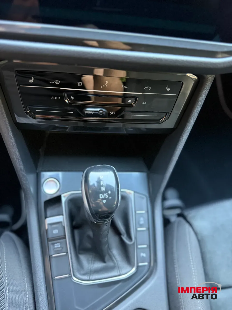 Volkswagen Tiguan - фото 14