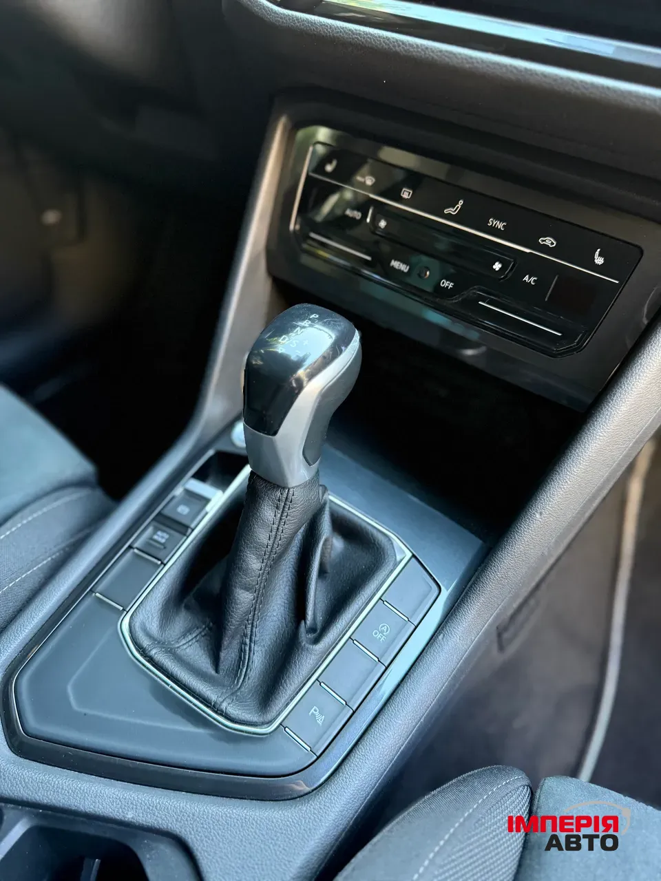 Volkswagen Tiguan - фото 15