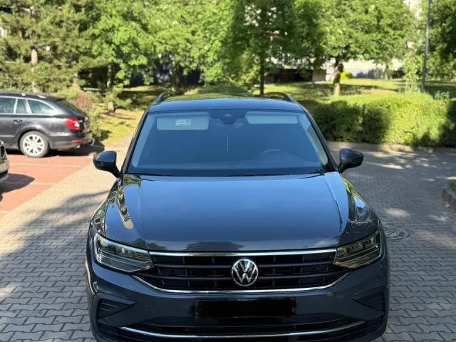 Volkswagen Tiguan - фото 1